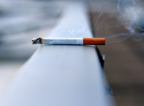 Investors who smoke earn lower returns, study shows